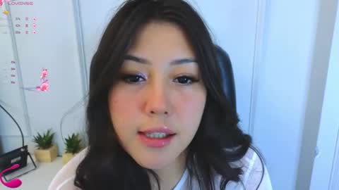 Snapshot of kuro_ren chatting on 09-19-25, 01:45 Ren online show from 09-19-25, 01:45