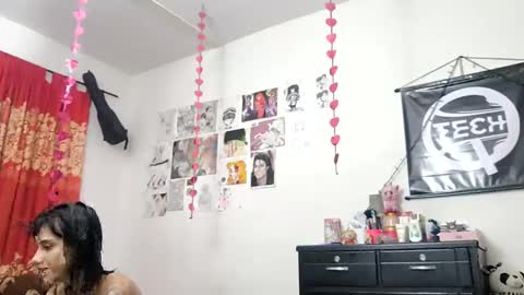 Snapshot of kuromi_less chatting on 02-01-25, 02:05 Kuromi Less online show from 02-01-25, 02:05