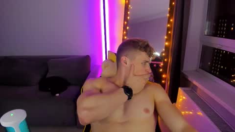 Snapshot of kurt_hanssen chatting on 10-27-25, 07:40 kurt_hanssen online show from 10-27-25, 07:40