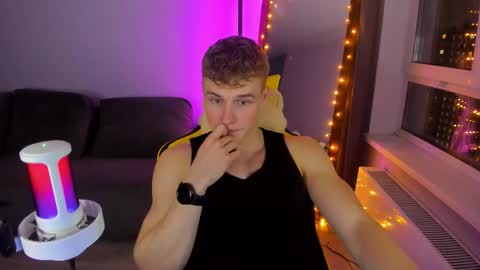 Snapshot of kurt_hanssen chatting on 11-19-25, 04:51 kurt_hanssen online show from 11-19-25, 04:51