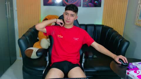Snapshot of kygo_williams chatting on 09-22-25, 03:25 Kygo online show from 09-22-25, 03:25