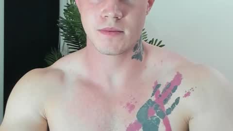 Snapshot of kyle_4u chatting on 11-10-25, 05:23 Kyle online show from 11-10-25, 05:23