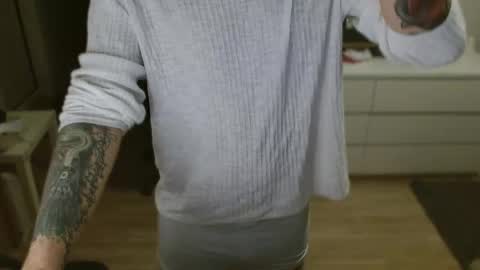 Snapshot of kyle_tattoo chatting on 06-03-26, 12:46 kyle online show from 06-03-26, 12:46