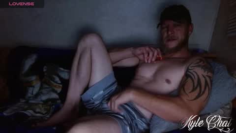 Kyle chat online show from 10-26-25, 07:36