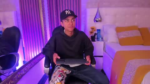 Snapshot of kylepresly chatting on 06-18-26, 04:13 Kyle online show from 06-18-26, 04:13
