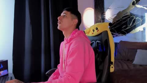 Snapshot of kylesmithx_ chatting on 12-15-25, 05:01 kylesmithx_ online show from 12-15-25, 05:01