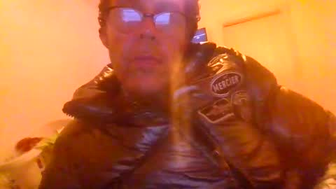 Snapshot of kylestrips4youq chatting on 11-23-25, 06:02 kylestrips4youq online show from 11-23-25, 06:02