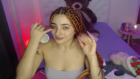 Snapshot of kylie444 chatting on 12-01-25, 08:03 Sara online show from 12-01-25, 08:03