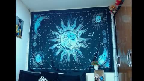 kylie online show from 11-28-25, 09:50