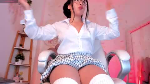 Snapshot of kylie_evans_18 chatting on 05-13-26, 03:26 Kylie online show from 05-13-26, 03:26