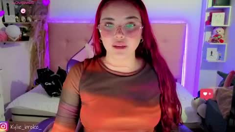 Snapshot of kylie_hottt_ chatting on 05-16-26, 10:08 k ylie online show from 05-16-26, 10:08