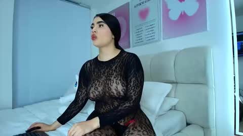 Snapshot of kylie_jenn2 chatting on 05-05-26, 01:57 kylie jenn2 online show from 05-05-26, 01:57
