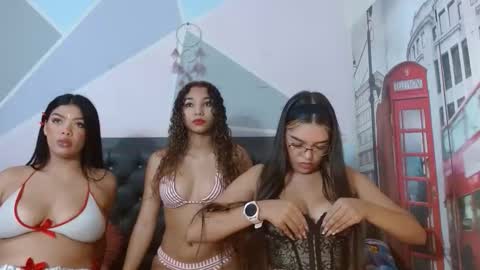 Snapshot of kylie_jenner18 chatting on 11-18-25, 02:43 kylie_jenner18 online show from 11-18-25, 02:43