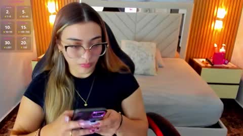 Snapshot of kylie_jones6 chatting on 09-13-25, 03:06 KYLIE online show from 09-13-25, 03:06