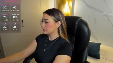 Snapshot of kylie_jones6 chatting on 10-07-25, 02:53 KYLIE online show from 10-07-25, 02:53