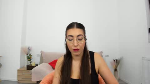 Kylie online show from 09-24-25, 06:22