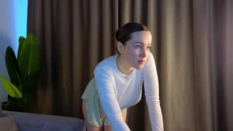 Snapshot of kylie_moss chatting on 02-08-25, 07:26 Anna online show from 02-08-25, 07:26
