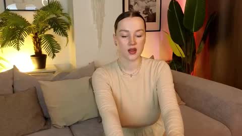 Snapshot of kylie_moss chatting on 02-19-25, 03:39 Anna online show from 02-19-25, 03:39