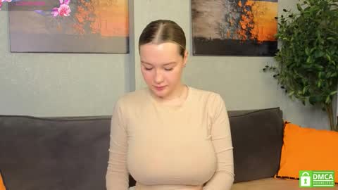 Snapshot of kylie_moss chatting on 10-06-25, 11:29 Anna online show from 10-06-25, 11:29