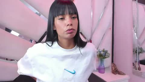 Snapshot of kylie_sexx chatting on 06-21-26, 03:20 kylie online show from 06-21-26, 03:20