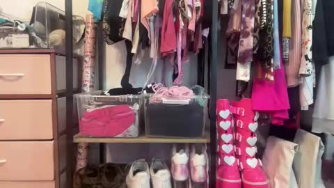 Snapshot of kylie_star30 chatting on 01-08-26, 08:49 kylie_star30 online show from 01-08-26, 08:49