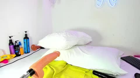 Snapshot of kylie_sttel chatting on 12-09-24, 02:17 kylie Sttel online show from 12-09-24, 02:17