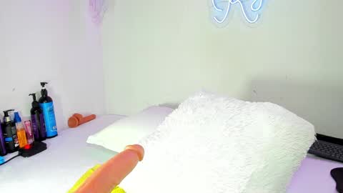 Snapshot of kylie_sttel chatting on 12-14-24, 12:33 kylie Sttel online show from 12-14-24, 12:33