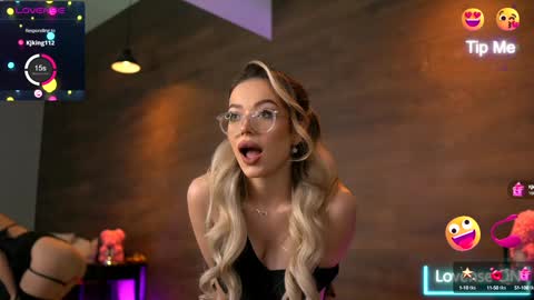 Snapshot of kyliejoyce chatting on 01-21-25, 09:04 Kylie online show from 01-21-25, 09:04