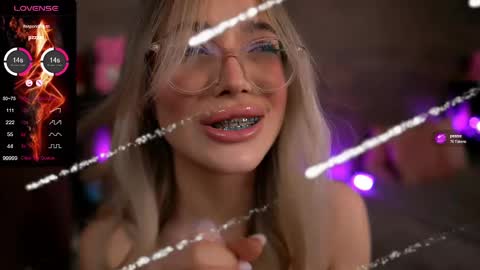 Snapshot of kyliejoyce chatting on 02-23-25, 11:36 Kylie online show from 02-23-25, 11:36