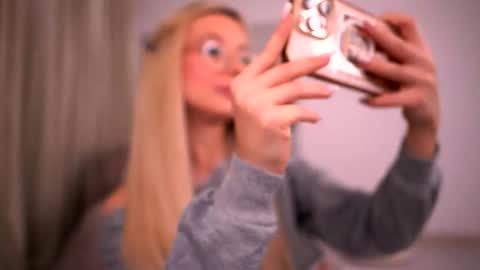 Snapshot of kyliejoyce chatting on 02-10-26, 09:52 Kylie online show from 02-10-26, 09:52