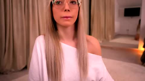 Kylie online show from 06-07-26, 08:34