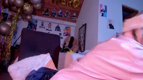   online show from 02-02-25, 03:21