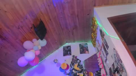   online show from 12-19-25, 11:12