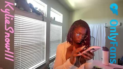 Kylie Snow online show from 05-07-26, 04:01