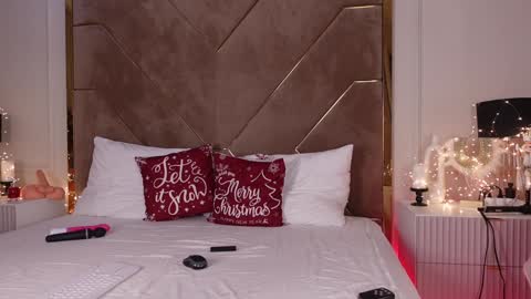 Kylie  online show from 12-29-24, 03:03