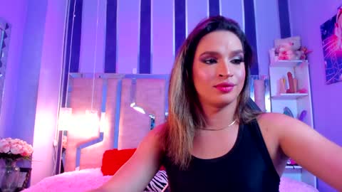 Snapshot of kylievictoria_ chatting on 12-10-24, 04:24 Kylie online show from 12-10-24, 04:24