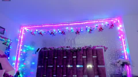 Snapshot of kylievictoria_ chatting on 12-20-24, 04:31 Kylie online show from 12-20-24, 04:31