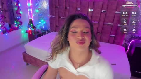 Snapshot of kylievictoria_ chatting on 12-24-24, 07:28 Kylie online show from 12-24-24, 07:28