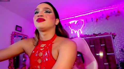 Snapshot of kylievictoria_ chatting on 12-27-24, 05:09 Kylie online show from 12-27-24, 05:09