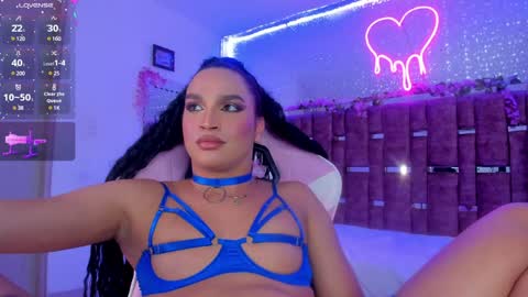 Snapshot of kylievictoria_ chatting on 01-12-25, 08:04 Kylie online show from 01-12-25, 08:04