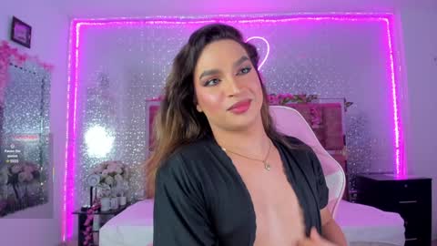 Snapshot of kylievictoria_ chatting on 01-18-25, 05:10 Kylie online show from 01-18-25, 05:10