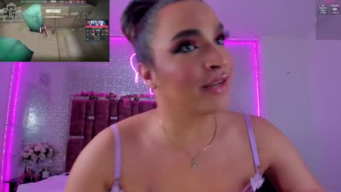 Snapshot of kylievictoria_ chatting on 01-22-25, 05:05 Kylie online show from 01-22-25, 05:05