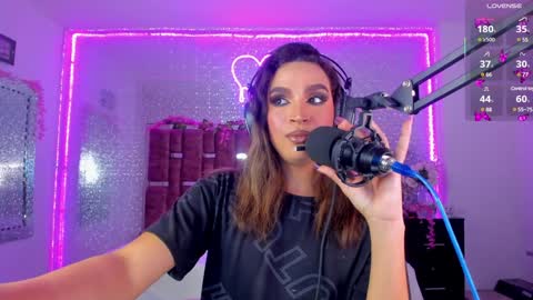 Snapshot of kylievictoria_ chatting on 01-26-25, 04:41 Kylie online show from 01-26-25, 04:41