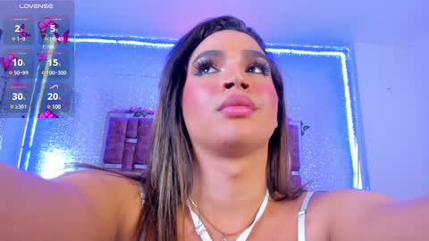 Snapshot of kylievictoria_ chatting on 02-08-25, 07:59 Kylie online show from 02-08-25, 07:59