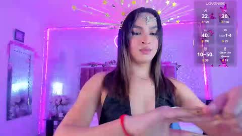 Snapshot of kylievictoria_ chatting on 02-11-25, 05:05 Kylie online show from 02-11-25, 05:05