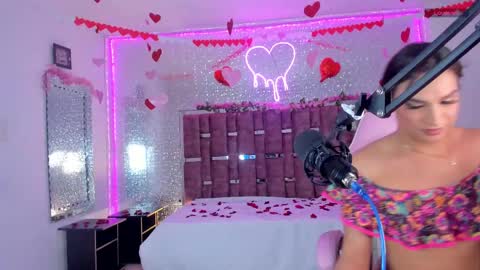 Snapshot of kylievictoria_ chatting on 02-16-25, 04:42 Kylie online show from 02-16-25, 04:42