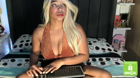 Snapshot of kyliewhiteboobs chatting on 05-15-26, 09:55 kylie white boobs online show from 05-15-26, 09:55