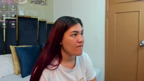 Snapshot of kyliiebaker chatting on 05-21-26, 10:33 Kylie online show from 05-21-26, 10:33