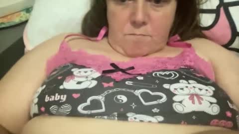 Snapshot of kylorencat chatting on 11-11-25, 07:14 KYLO online show from 11-11-25, 07:14