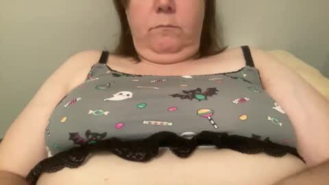 Snapshot of kylorencat chatting on 01-10-26, 07:21 KYLO online show from 01-10-26, 07:21